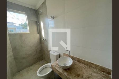 Banheiro de casa à venda com 3 quartos, 185m² em Itapoã, Belo Horizonte