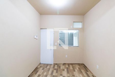 Sala de casa para alugar com 1 quarto, 40m² em Campo Grande, Rio de Janeiro