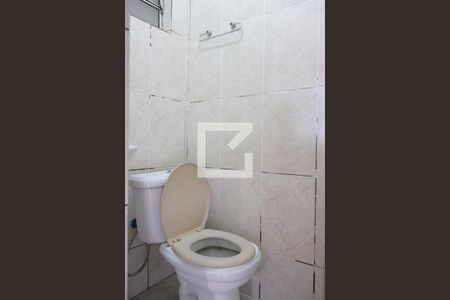 banheiro de casa para alugar com 2 quartos, 60m² em Vila Fachini, São Paulo