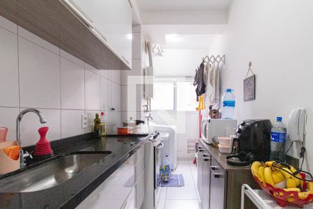 Cozinha e área de serviço de apartamento à venda com 2 quartos, 53m² em City Bussocaba, Osasco