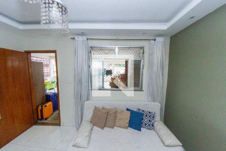 Sala de casa para alugar com 2 quartos, 142m² em Irajá, Rio de Janeiro