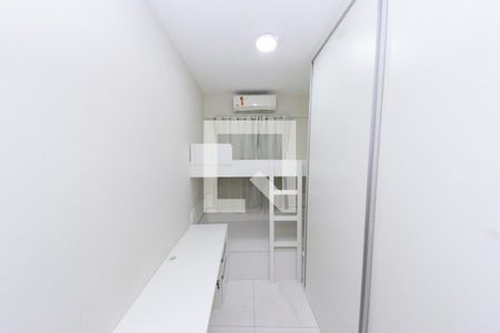 Quarto 1 de casa para alugar com 2 quartos, 142m² em Irajá, Rio de Janeiro