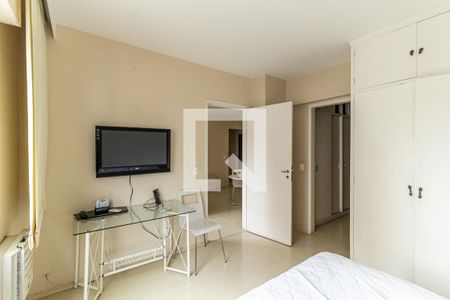 Suíte - TV de apartamento à venda com 2 quartos, 70m² em Vila Buarque, São Paulo