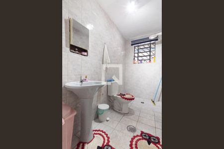 Casa à venda com 180m², 2 quartos e 1 vaga Casa à venda com 180m², 2 quartos e 1 vagaBanheiro