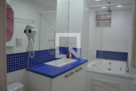 Banheiro 1 de apartamento à venda com 3 quartos, 150m² em Leblon, Rio de Janeiro
