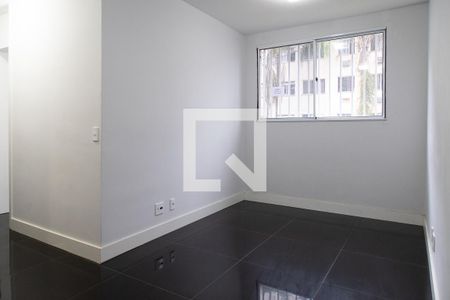 Sala de apartamento para alugar com 2 quartos, 44m² em Vargem Pequena, Rio de Janeiro