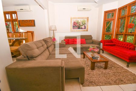 Casa à venda com 278m², 5 quartos e 4 vagassala