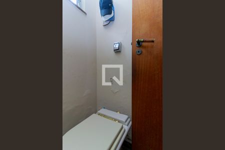 Casa à venda com 500m², 3 quartos e 4 vagas Casa à venda com 500m², 3 quartos e 4 vagasLavabo