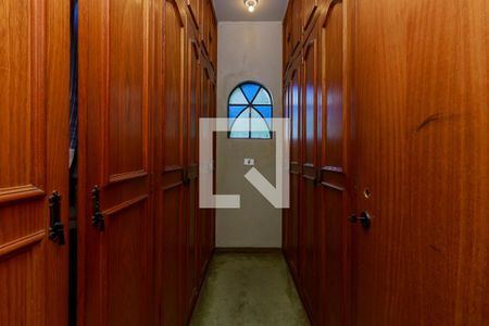 Casa à venda com 500m², 3 quartos e 4 vagas Casa à venda com 500m², 3 quartos e 4 vagasQuarto 1 - Closet