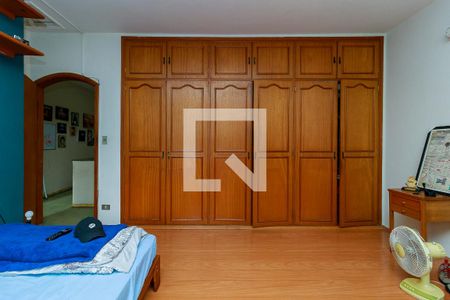 Casa à venda com 500m², 3 quartos e 4 vagas Casa à venda com 500m², 3 quartos e 4 vagasQuarto 3