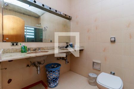 Casa à venda com 500m², 3 quartos e 4 vagas Casa à venda com 500m², 3 quartos e 4 vagasBanheiro 3