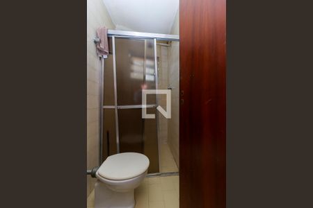 Casa à venda com 500m², 3 quartos e 4 vagas Casa à venda com 500m², 3 quartos e 4 vagasEdícula - Banheiro