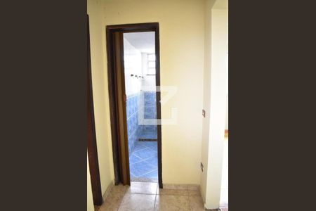 Banheiro Corredor de apartamento para alugar com 2 quartos, 70m² em Senador Vasconcelos, Rio de Janeiro