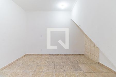 Quarto de casa para alugar com 1 quarto, 50m² em Jardim Sabara, São Paulo
