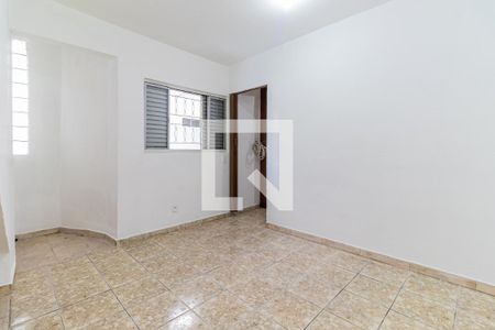 Quarto de casa para alugar com 1 quarto, 50m² em Jardim Sabara, São Paulo