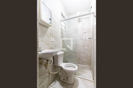 Banheiro de casa para alugar com 1 quarto, 50m² em Jardim Sabara, São Paulo