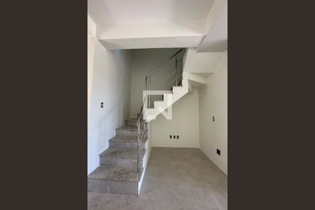 Escada de casa à venda com 3 quartos, 129m² em Campestre, São Leopoldo