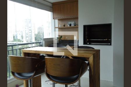 Apartamento à venda com 3 quartos, 130m² em Jardim Caboré, São Paulo