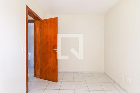 Quarto 2 de apartamento para alugar com 2 quartos, 52m² em Fazendinha, Curitiba