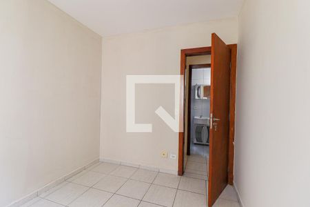 Quarto 1 de apartamento para alugar com 2 quartos, 52m² em Fazendinha, Curitiba