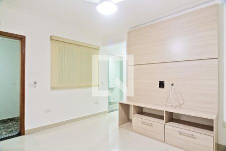 Sala de casa para alugar com 2 quartos, 120m² em Parque Maria Domitila, São Paulo