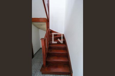 Escada de casa para alugar com 2 quartos, 190m² em Vila Regente Feijó, São Paulo