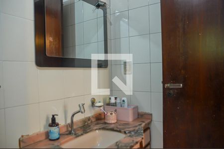 Casa para alugar com 378m², 4 quartos e 4 vagas Casa para alugar com 378m², 4 quartos e 4 vagasBanheiro da Suíte 2