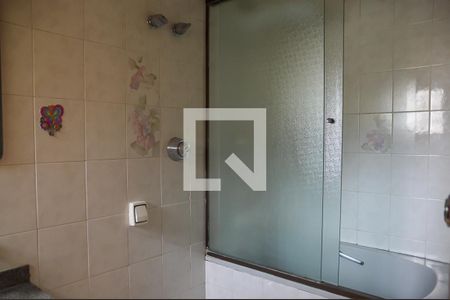 Casa para alugar com 378m², 4 quartos e 4 vagas Casa para alugar com 378m², 4 quartos e 4 vagasBanheiro da Suíte