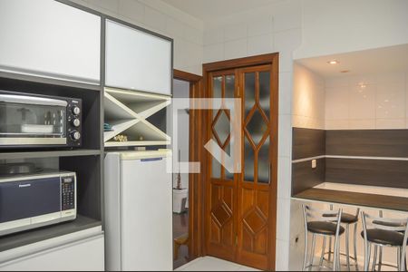 Casa para alugar com 378m², 4 quartos e 4 vagas Casa para alugar com 378m², 4 quartos e 4 vagasCozinha