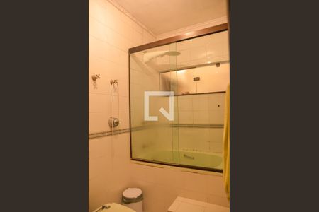 Casa para alugar com 378m², 4 quartos e 4 vagas Casa para alugar com 378m², 4 quartos e 4 vagasBanheiro da Suíte 3