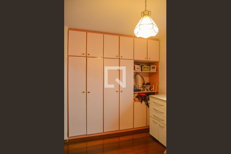 Casa para alugar com 378m², 4 quartos e 4 vagas Casa para alugar com 378m², 4 quartos e 4 vagasQuarto 2 - Suíte