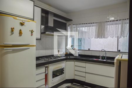 Casa para alugar com 378m², 4 quartos e 4 vagas Casa para alugar com 378m², 4 quartos e 4 vagasCozinha