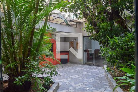 Casa para alugar com 378m², 4 quartos e 4 vagas Casa para alugar com 378m², 4 quartos e 4 vagasQuintal e Churrasqueira