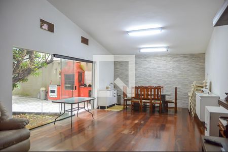 Casa para alugar com 378m², 4 quartos e 4 vagas Casa para alugar com 378m², 4 quartos e 4 vagasSalão de Festas