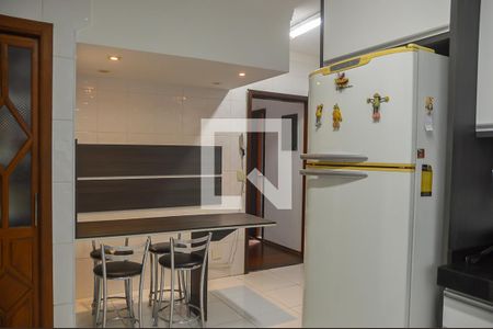 Casa para alugar com 378m², 4 quartos e 4 vagas Casa para alugar com 378m², 4 quartos e 4 vagasCozinha