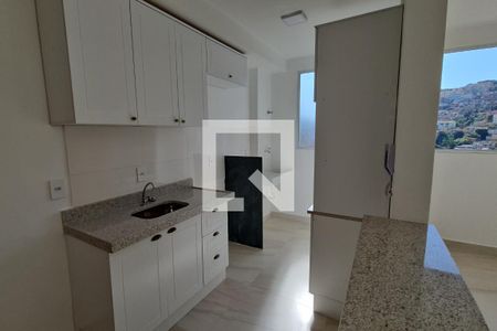 Cozinha de apartamento para alugar com 2 quartos, 45m² em Estoril, Belo Horizonte