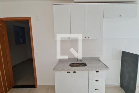 Cozinha de apartamento para alugar com 2 quartos, 45m² em Estoril, Belo Horizonte