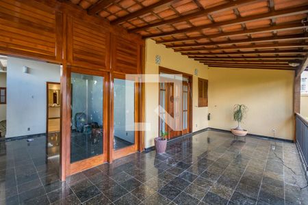 Varanda da Sala de casa à venda com 5 quartos, 202m² em João Pinheiro, Belo Horizonte