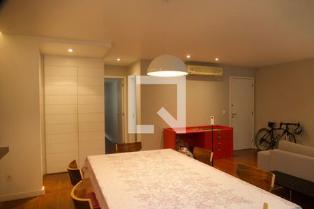Sala de apartamento à venda com 2 quartos, 122m² em Lagoa, Rio de Janeiro