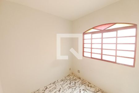 Quarto 2 de casa à venda com 3 quartos, 120m² em Santa Amélia, Belo Horizonte