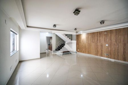 Casa para alugar com 400m², 4 quartos e 3 vagasSala