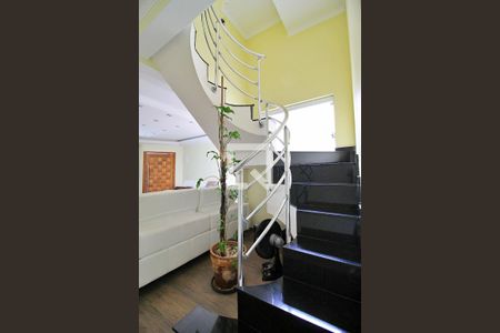 Escada de casa à venda com 3 quartos, 316m² em Parque Novo Oratório, Santo André