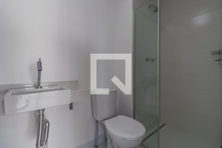 Banheiro Social de apartamento à venda com 1 quarto, 54m² em Alphaville Empresarial, Barueri