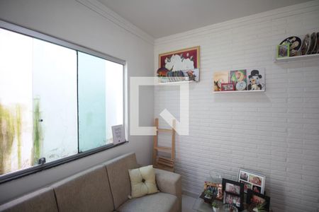 Sala de casa à venda com 3 quartos, 90m² em Santa Terezinha, Belo Horizonte