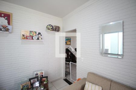 Sala de casa à venda com 3 quartos, 90m² em Santa Terezinha, Belo Horizonte