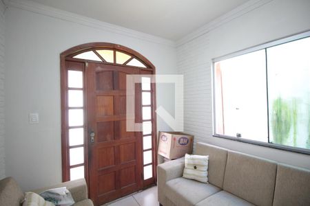 Sala de casa à venda com 3 quartos, 90m² em Santa Terezinha, Belo Horizonte