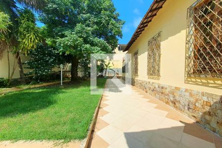 Casa à venda com 434m², 5 quartos e 2 vagasQuintal