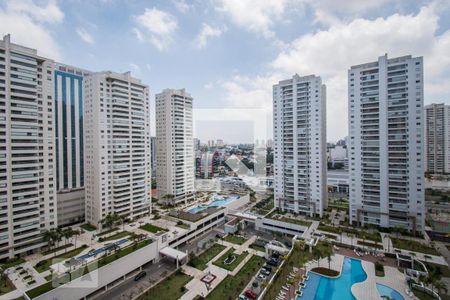 Apartamento à venda com 155m², 4 quartos e 3 vagas Apartamento à venda com 155m², 4 quartos e 3 vagasÁrea comum - Piscina