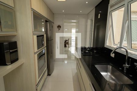 Apartamento à venda com 155m², 4 quartos e 3 vagas Apartamento à venda com 155m², 4 quartos e 3 vagasCozinha