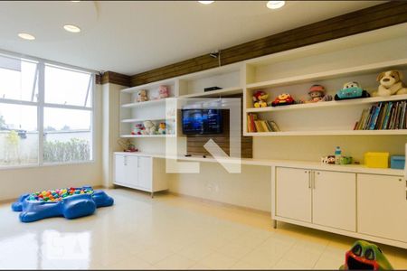 Apartamento à venda com 155m², 4 quartos e 3 vagas Apartamento à venda com 155m², 4 quartos e 3 vagasÁrea comum - Brinquedoteca